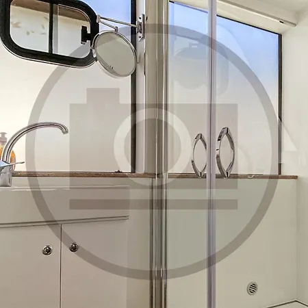 Awesome Ship In With Kitchen