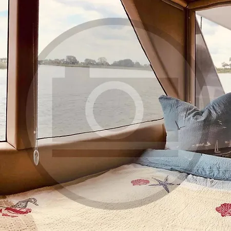 Awesome Ship In With Kitchen Neuruppin