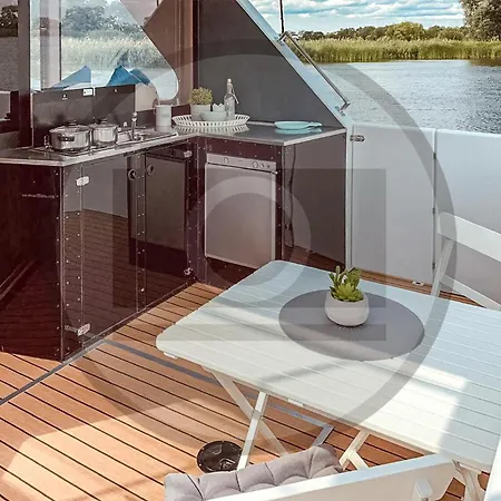 Bådhotel 1 Bedroom Cozy Ship In Neuruppin