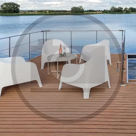 Ботель Awesome Ship In With Kitchen