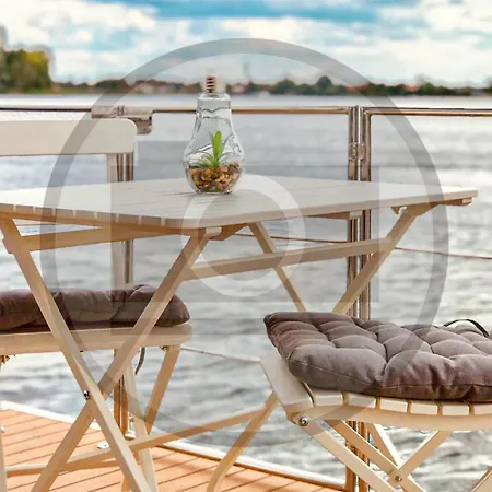 Botel Awesome Ship In With Kitchen Neuruppin