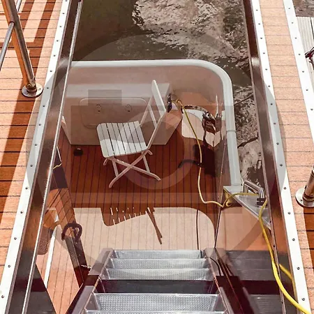 Bådhotel 1 Bedroom Cozy Ship In 4*
