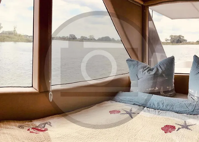 Awesome Ship In With Kitchen Neuruppin