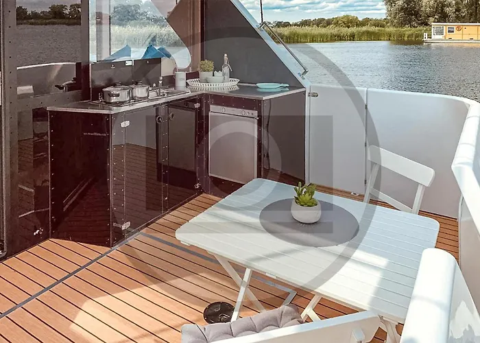 Bådhotel Awesome Ship In With Kitchen Neuruppin