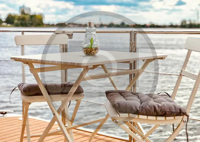 Bådhotel Awesome Ship In With Kitchen Neuruppin