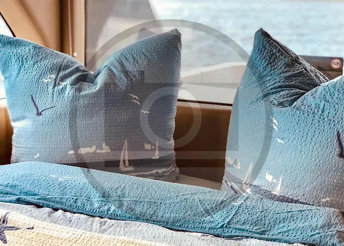 Bådhotel Awesome Ship In With Kitchen