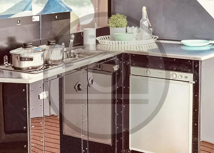Awesome Ship In With Kitchen Neuruppin