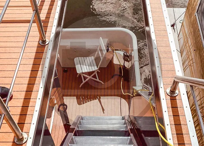 Bådhotel Awesome Ship In With Kitchen 4*